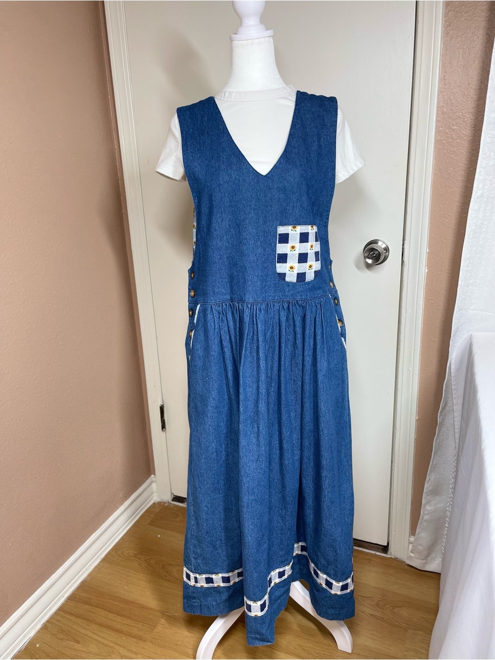 Vintage J.G. Hook Denim Maxi Jumper Dress Size 8 Gingham Pocket Sunflowers
90s